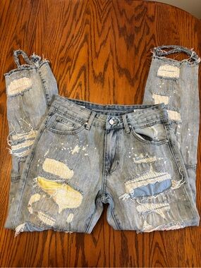 Men's First Row  Light Wash Skinny Ripped Jeans with Patchwork